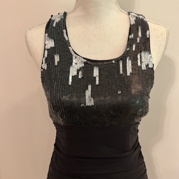 Alice + Olivia Black Sequin Detail Dress - Picture 3 of 12